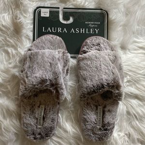 Laura Ashley memory foam slippers Sz L